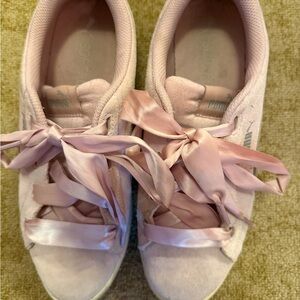 Puma Suede Heart Sneakers Bubble Pink Ribbon Laces Shoes Womens Size 7c